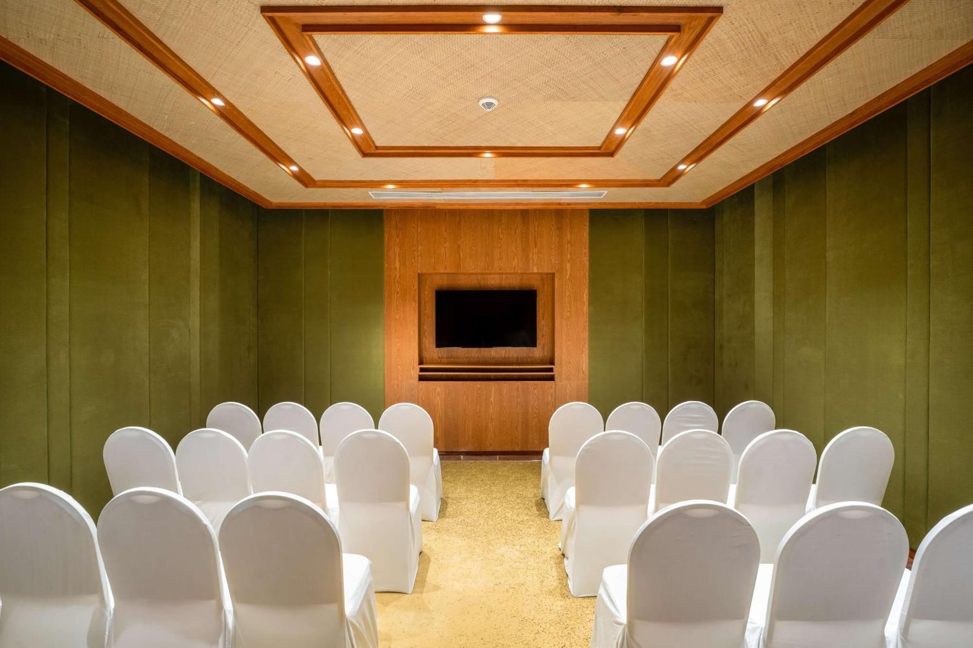 Hilton Goa Resort Candolim Exterior photo